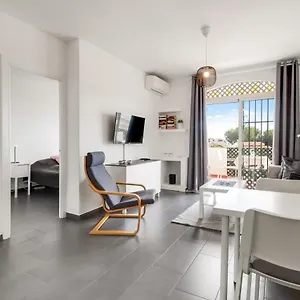 1 Bedroom In Verano Azul, Free Wi-fi , Nerja España