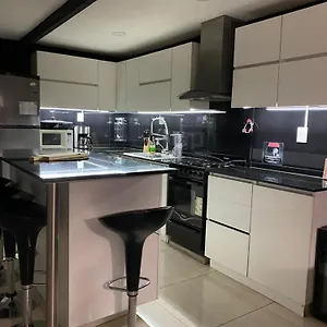 Casa Moderna En Zona Centrica , Mendoza Argentina